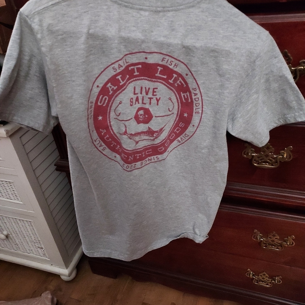 Salt Life light gray tshirt. Size small